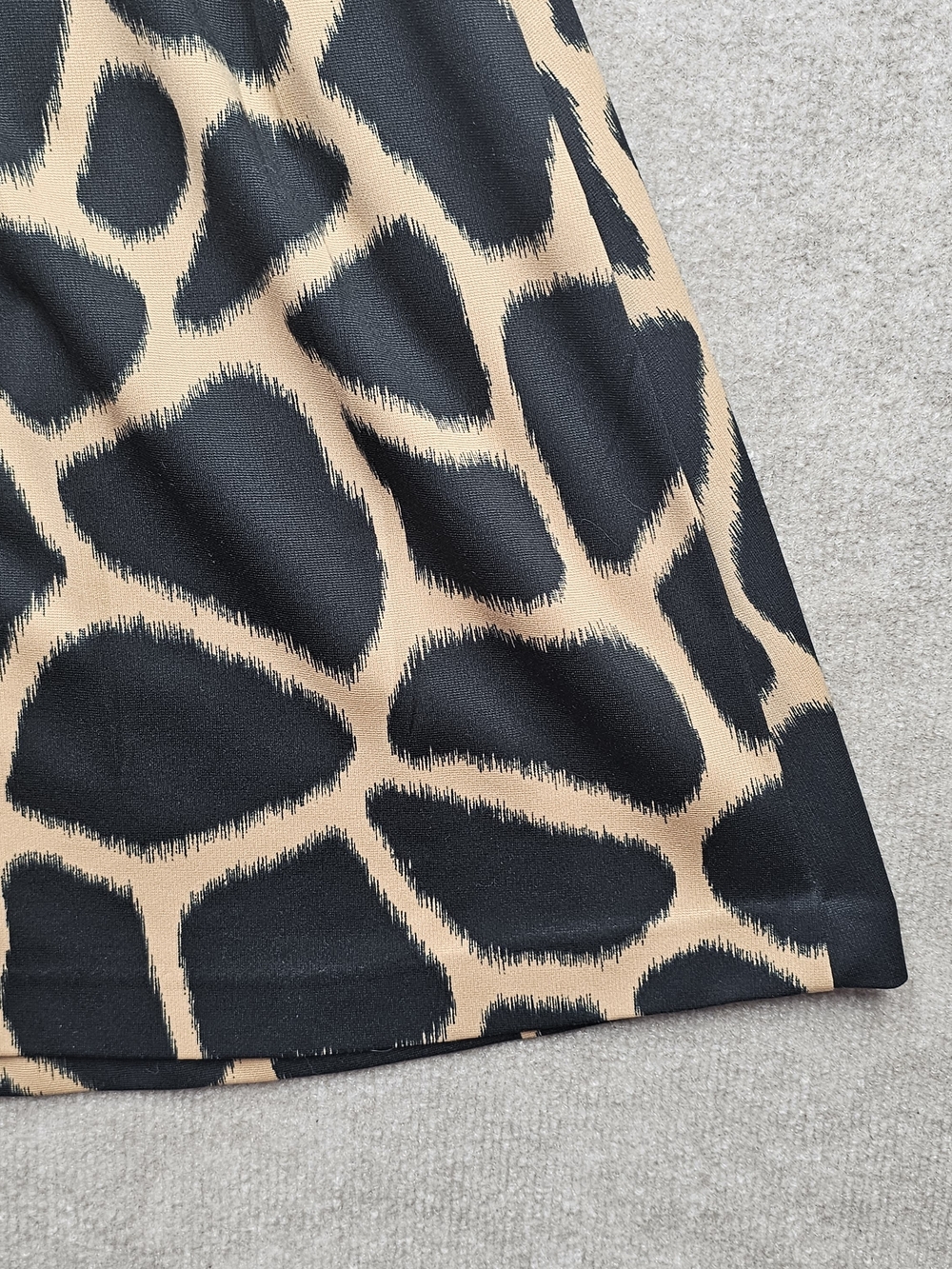Michael Kors Fit & Flare Dress Size 0 Black Tan Giraffe Print Gold Zip - Picture 12 of 13